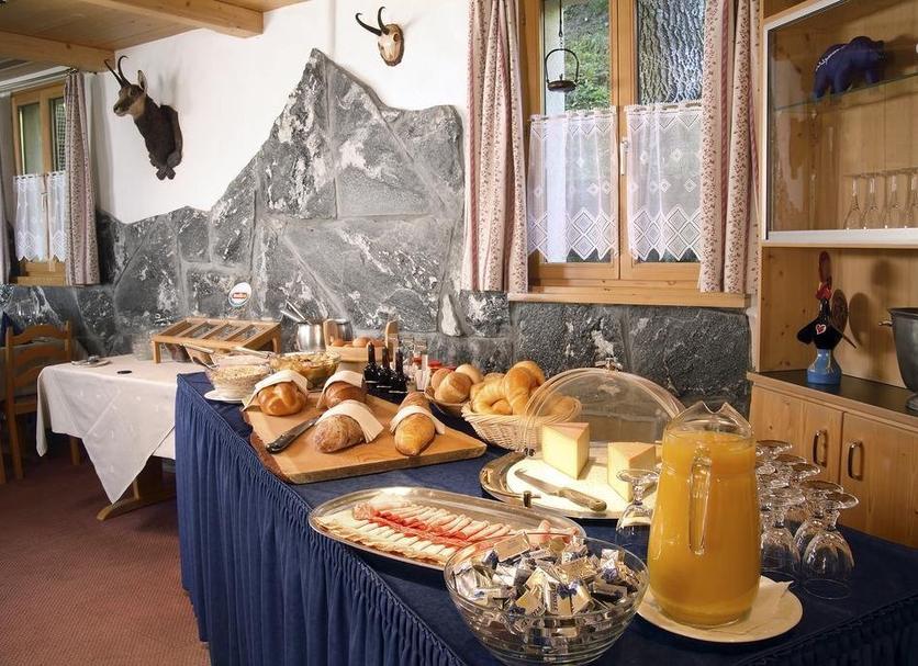 Buffet Photo