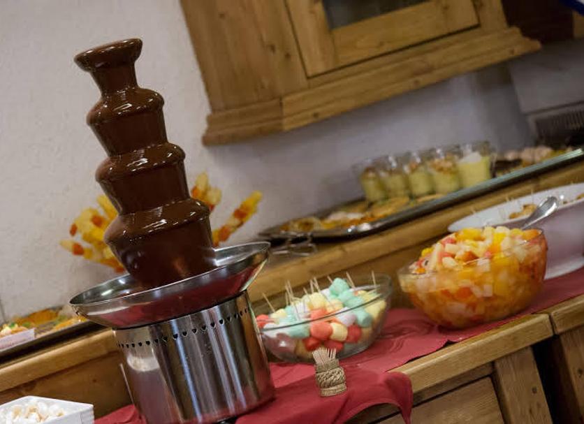 Buffet Photo