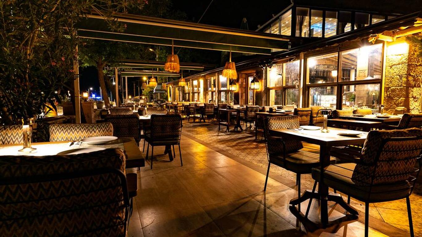 Assos Hunters Hotel