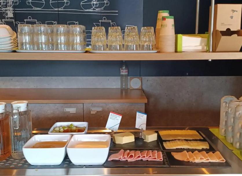 Buffet Photo
