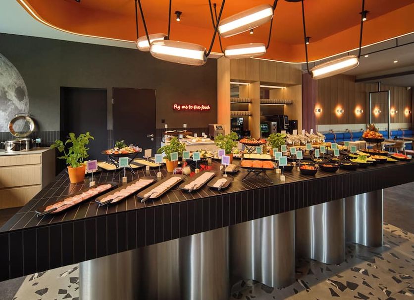 Buffet Photo
