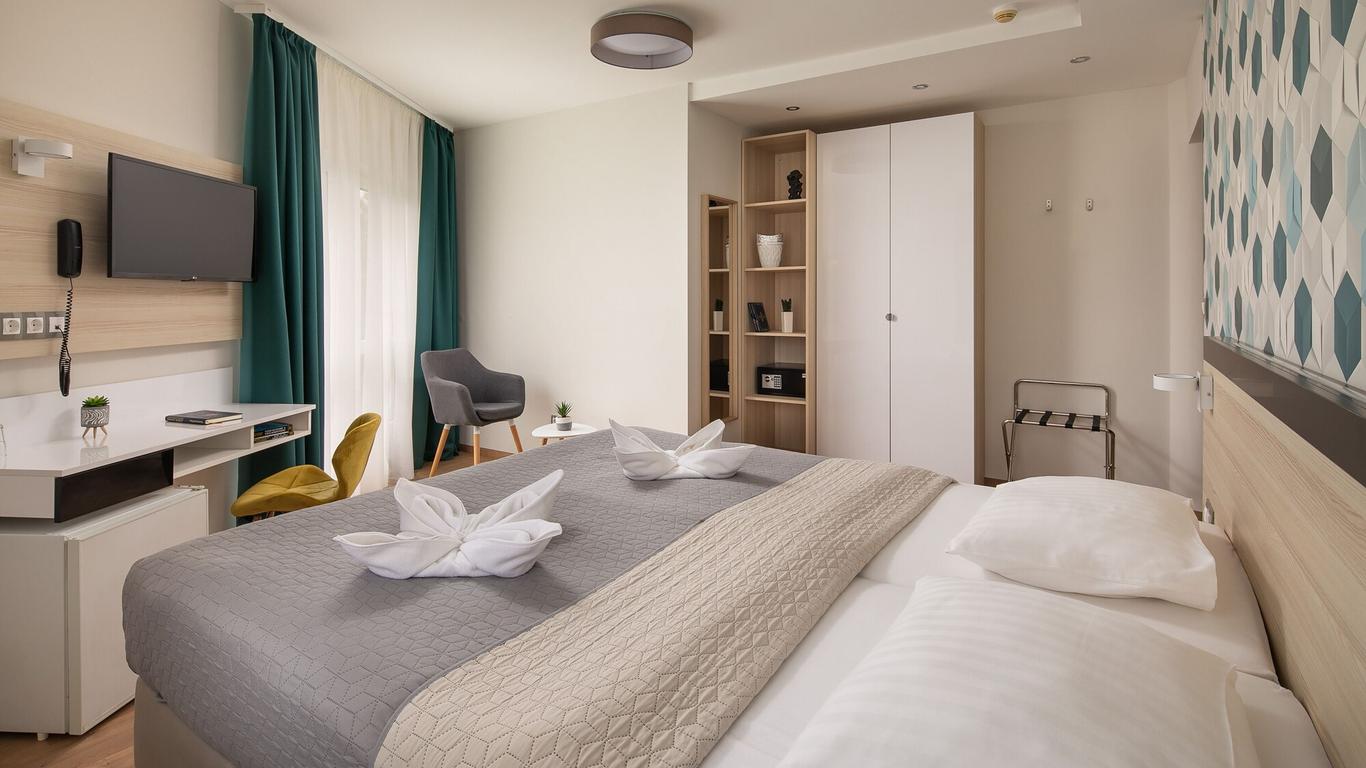 Kristály Hotel