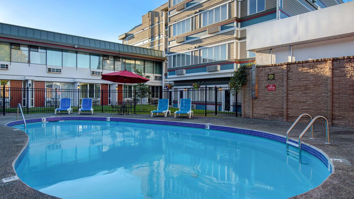 Days Inn by Wyndham Victoria Airport Sidney