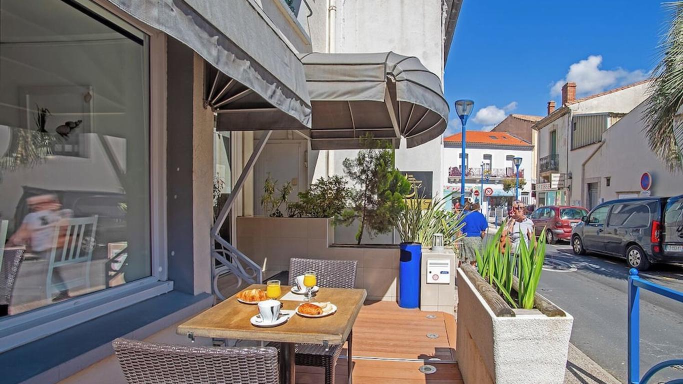 Azur Hotel