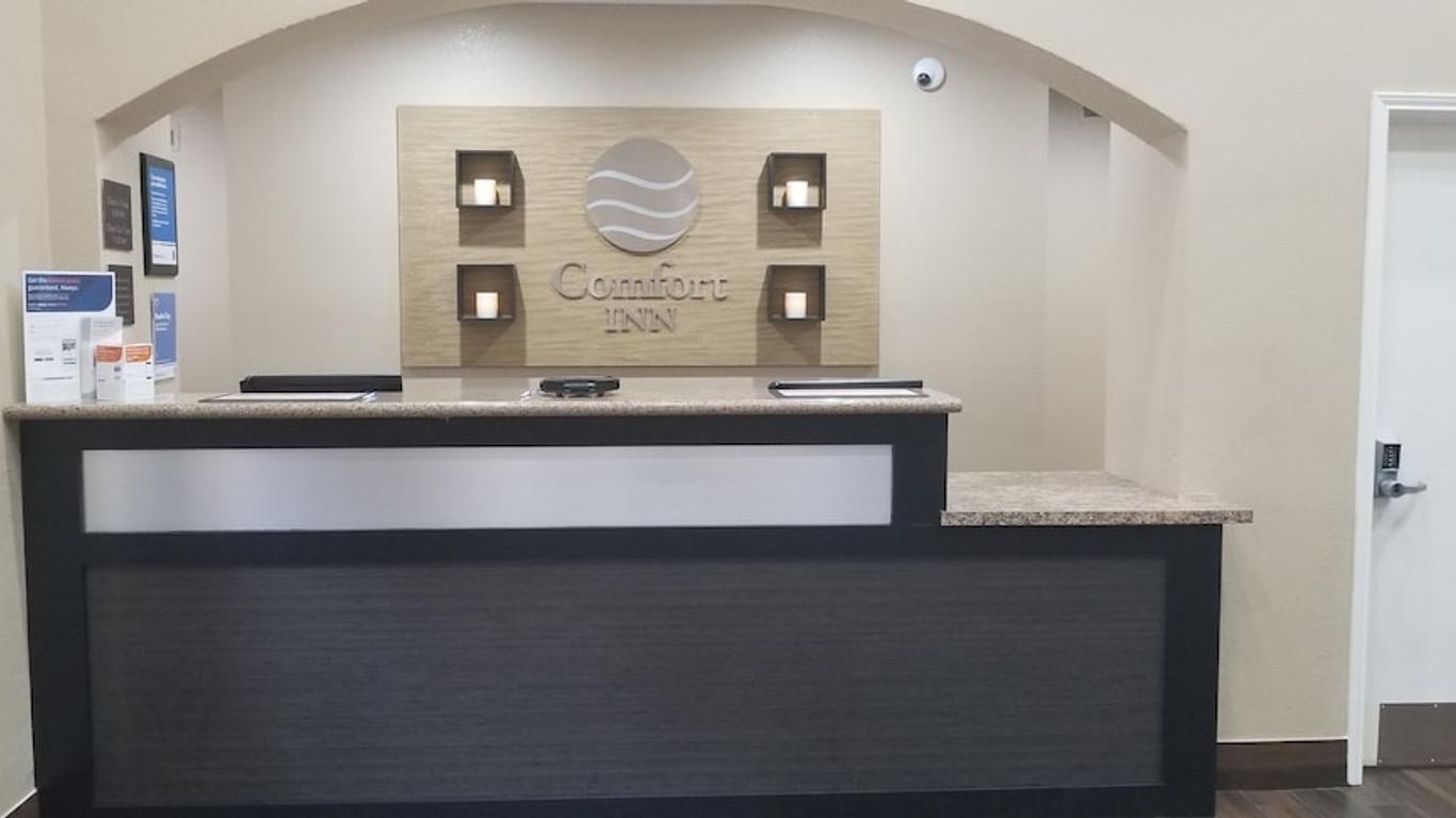 Comfort Inn and Suites Fultondale Gardendale I-65