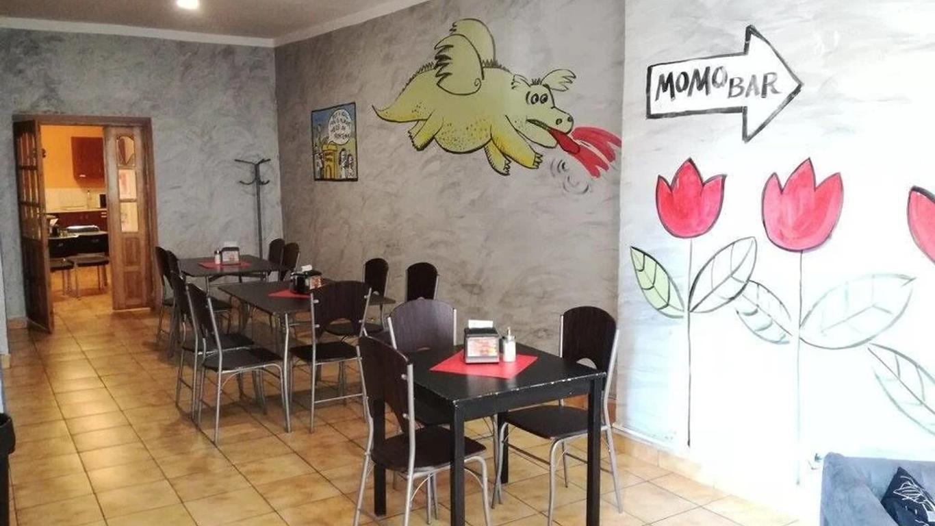 Hostel One Momotown