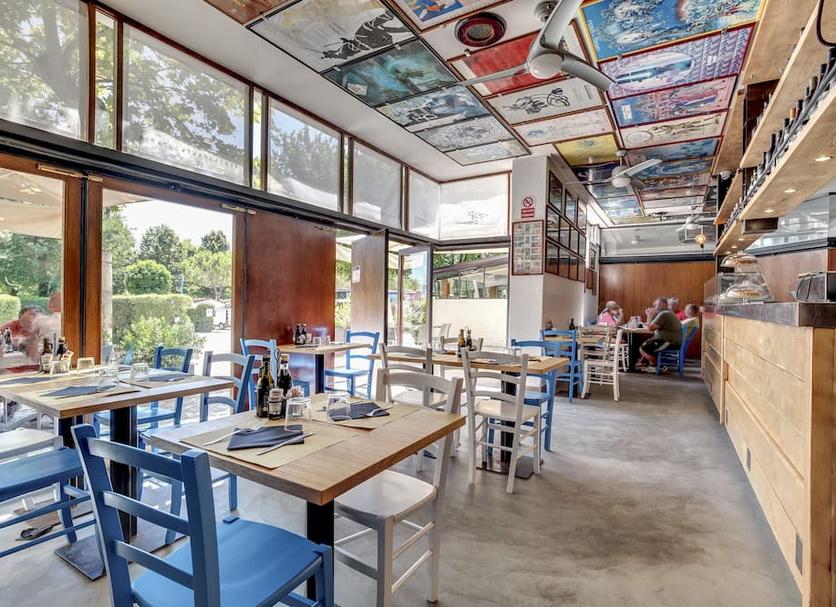 Restaurant Photo