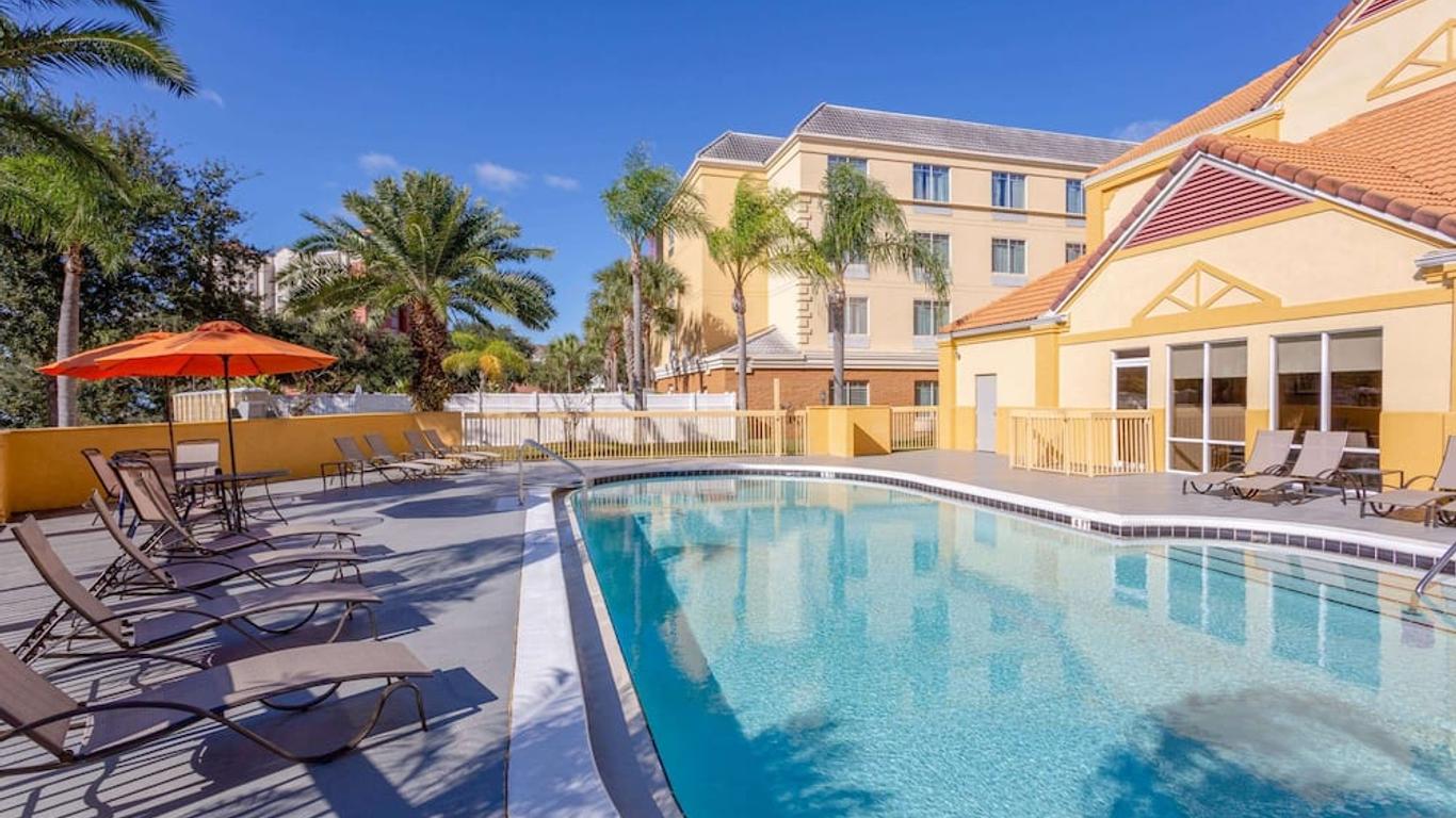 La Quinta Inn & Suites by Wyndham Orlando Universal area