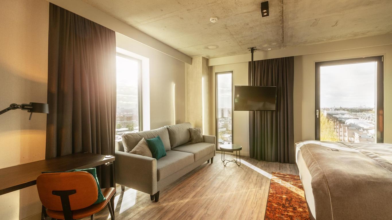 Holiday Inn - the niu, Fender Amsterdam