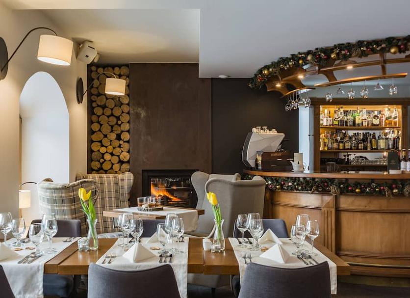 Restaurant Photo