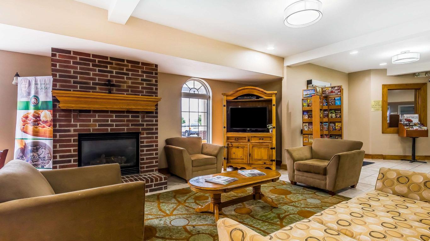 Quality Inn & Suites Chesterfield Village à partir de 71 €. Hôtels à