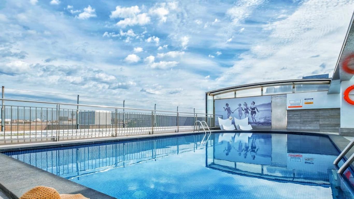 Num Hotel