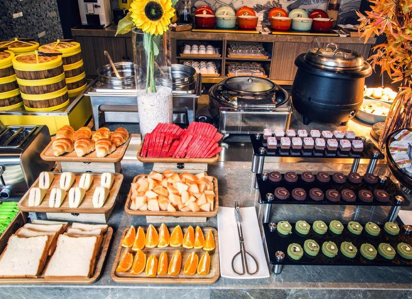 Buffet Photo