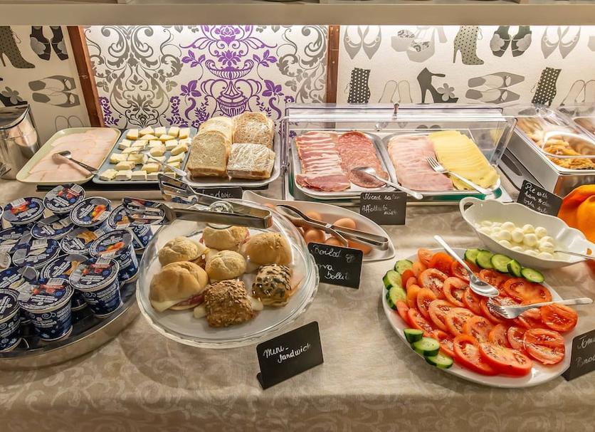 Buffet Photo