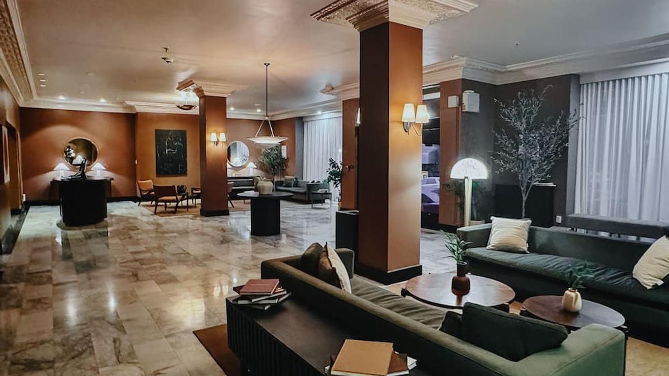 Hotel Carlton