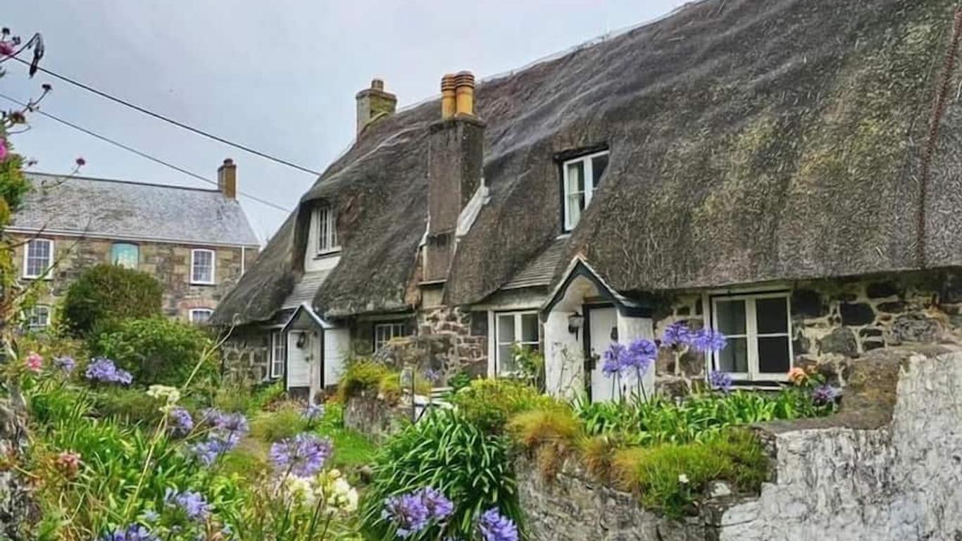 Cadgwith Cove Inn