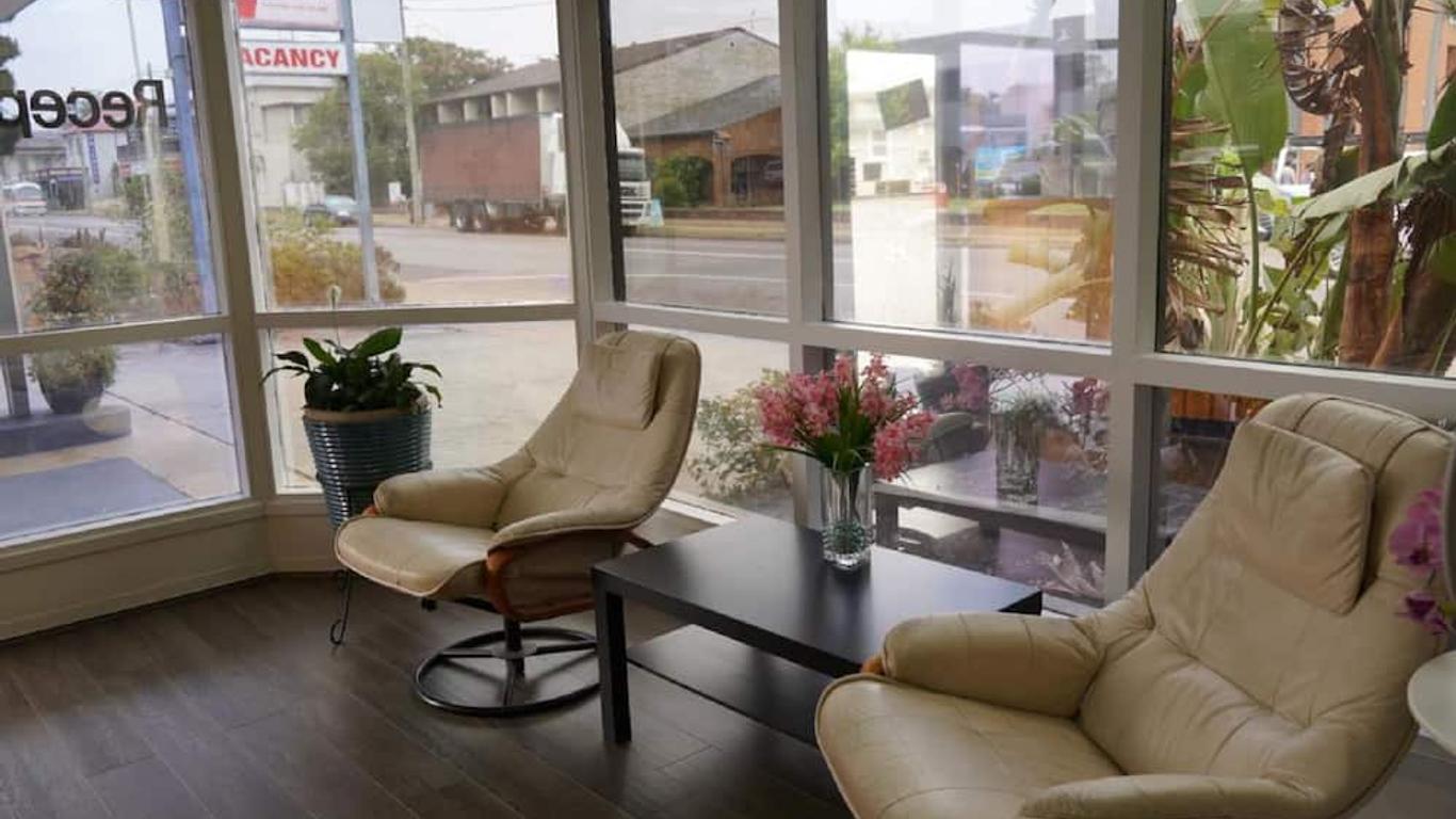 Country Motor Inn