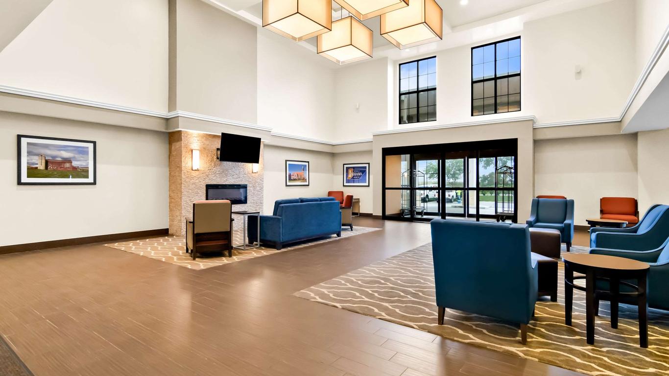 Comfort Suites