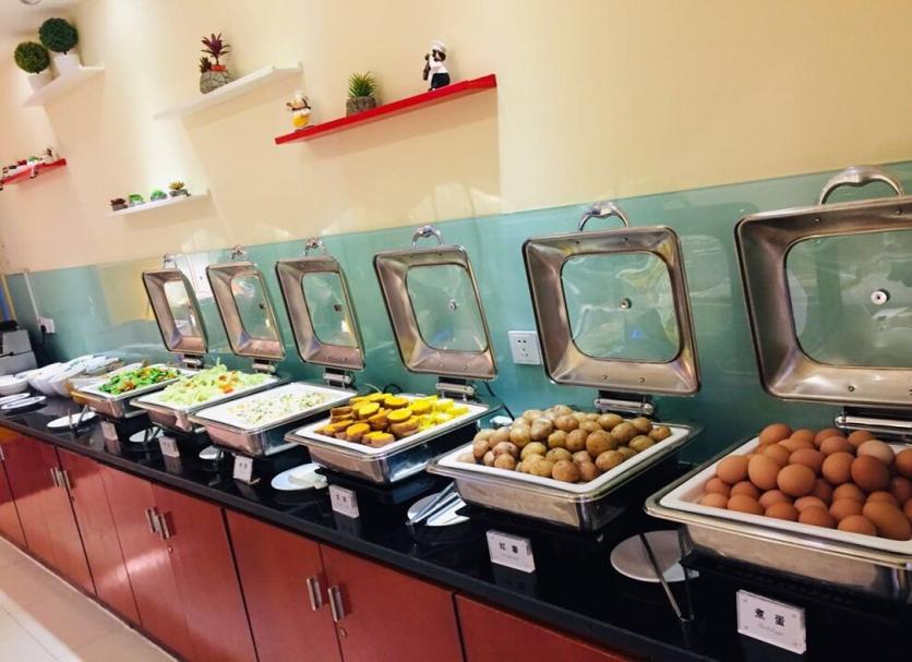Buffet Photo