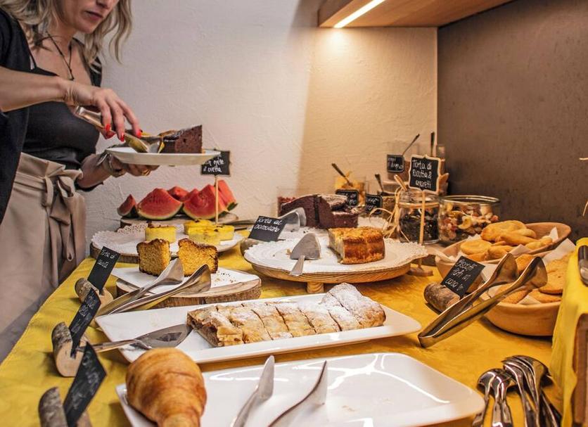 Buffet Photo