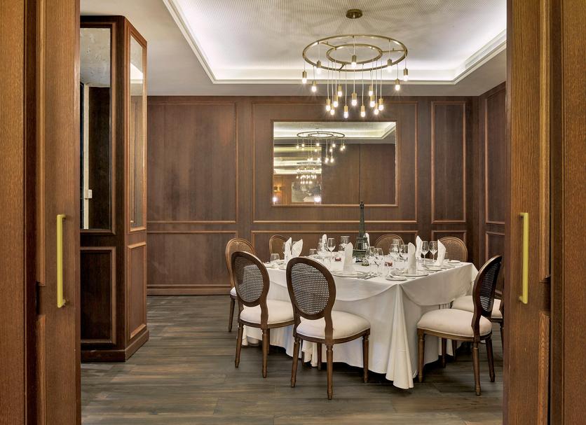 Restaurant Photo