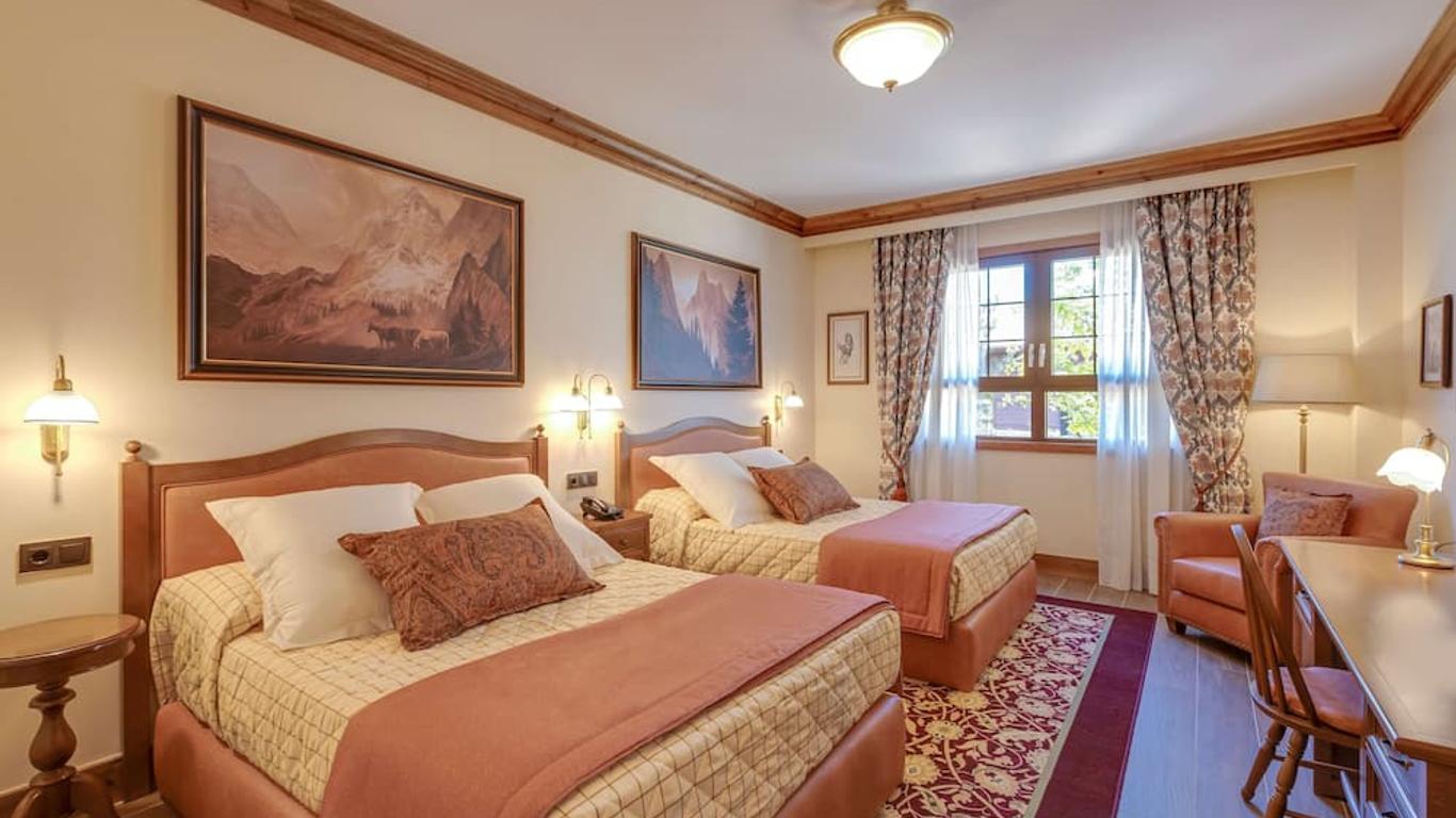 PortAventura Hotel Colorado Creek - Includes unlimited access to PortAventura Park & 1 access to Ferrari Land