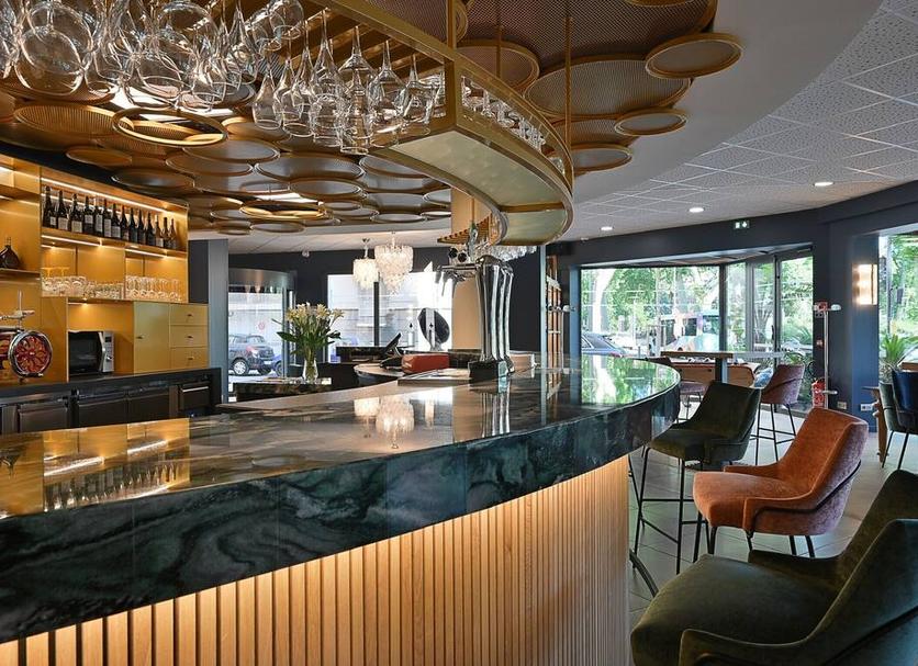 Bar Photo
