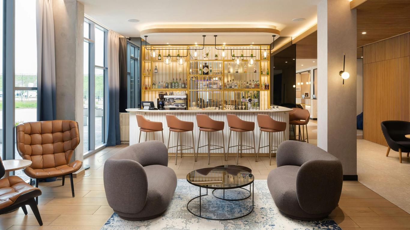 Courtyard by Marriott Paris Charles de Gaulle Central Airport
