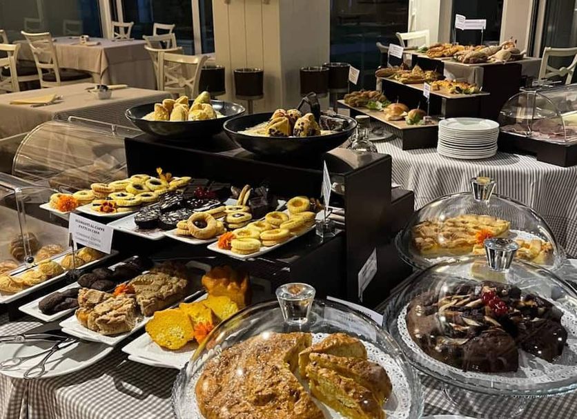 Buffet Photo
