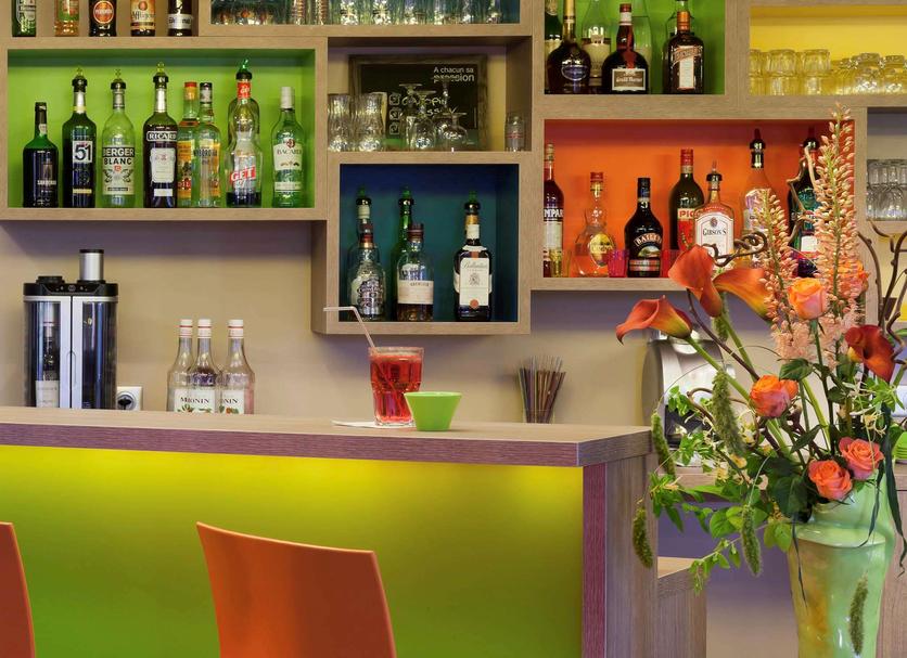 Bar Photo
