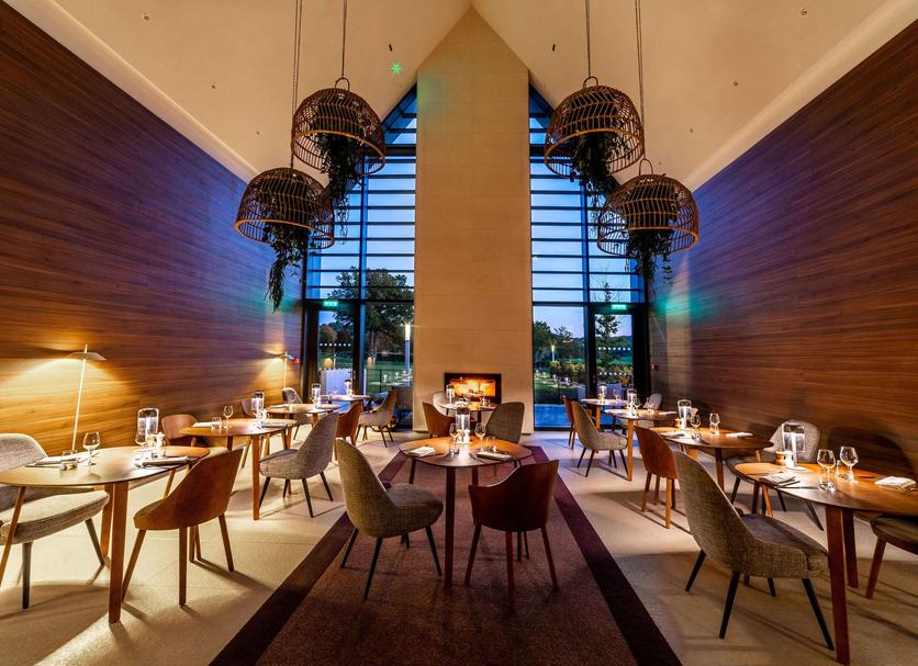 Restaurant Photo