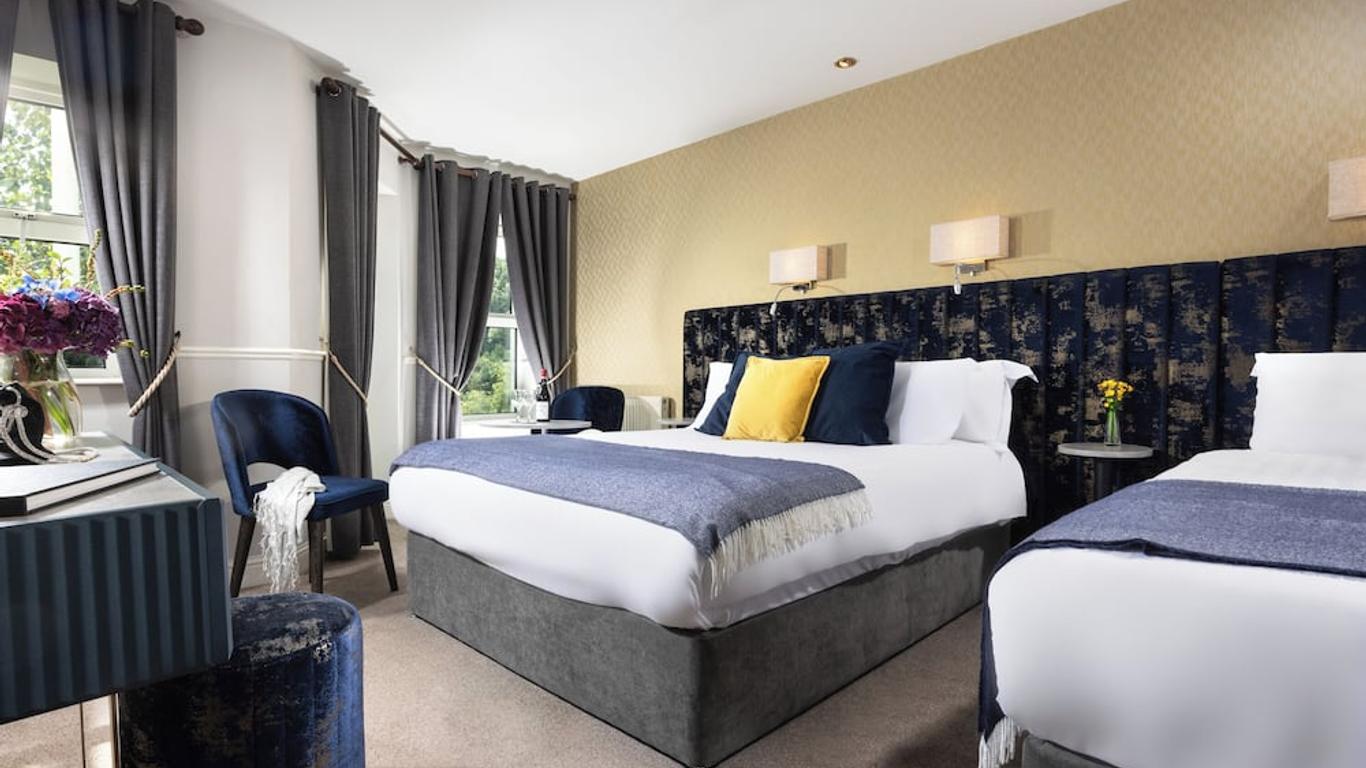 Woodenbridge Hotel
