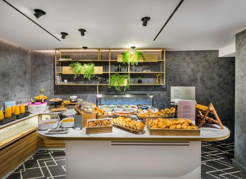 Buffet Photo