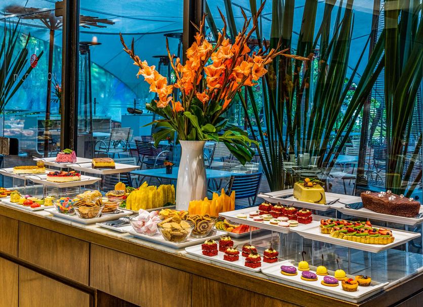 Buffet Photo