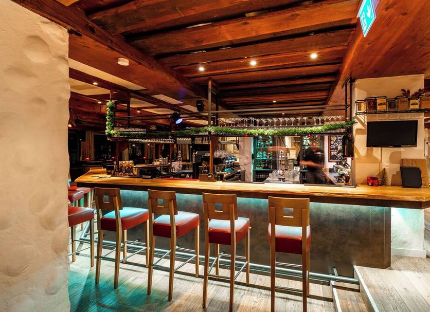 Bar Photo