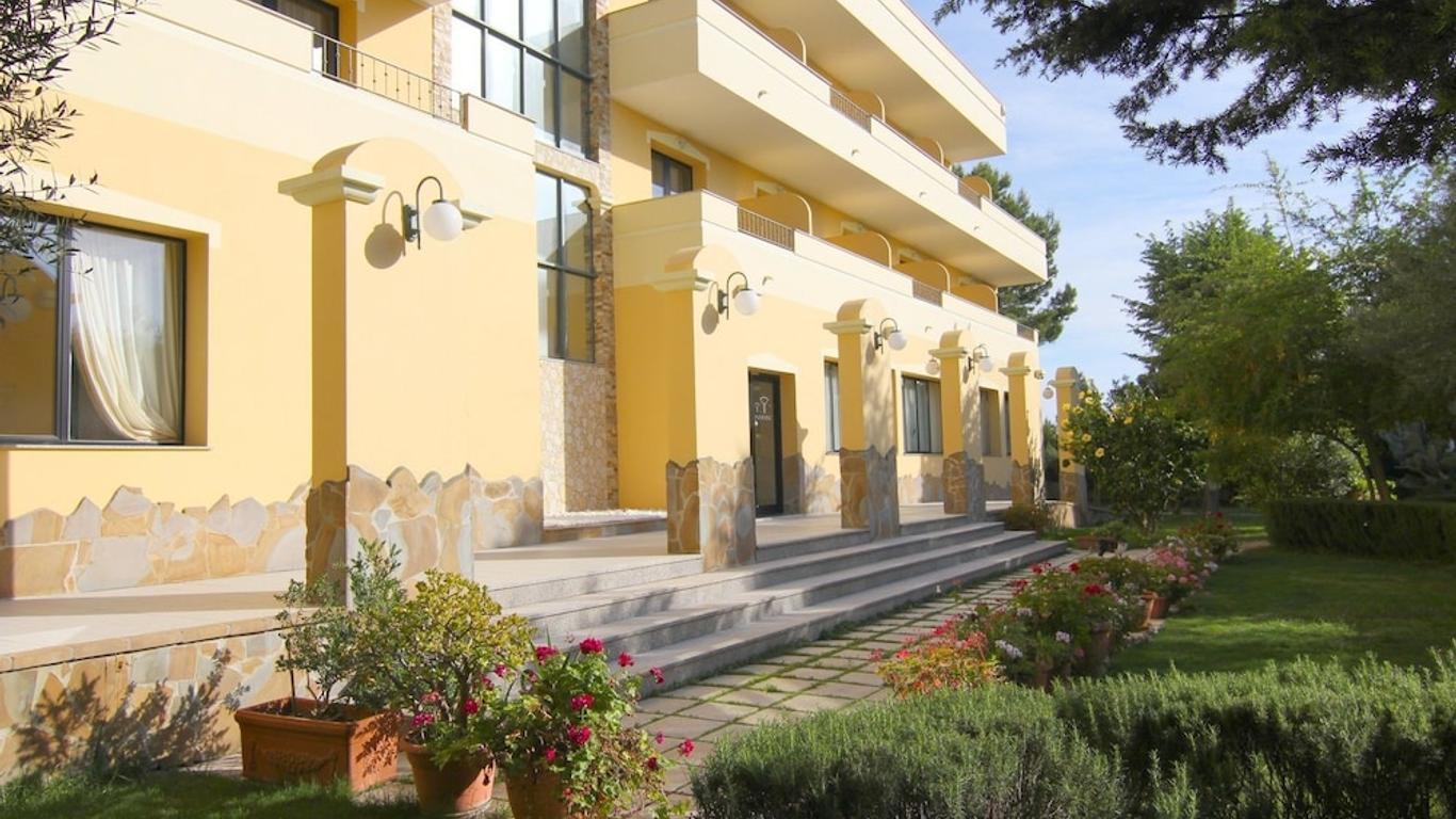 Hotel Cala Dei Pini