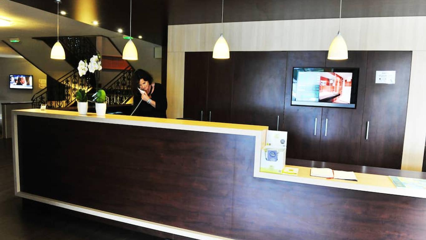Logis Golfe Hotel