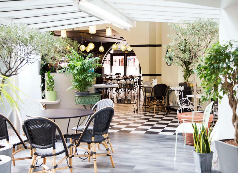 Restaurant Photo