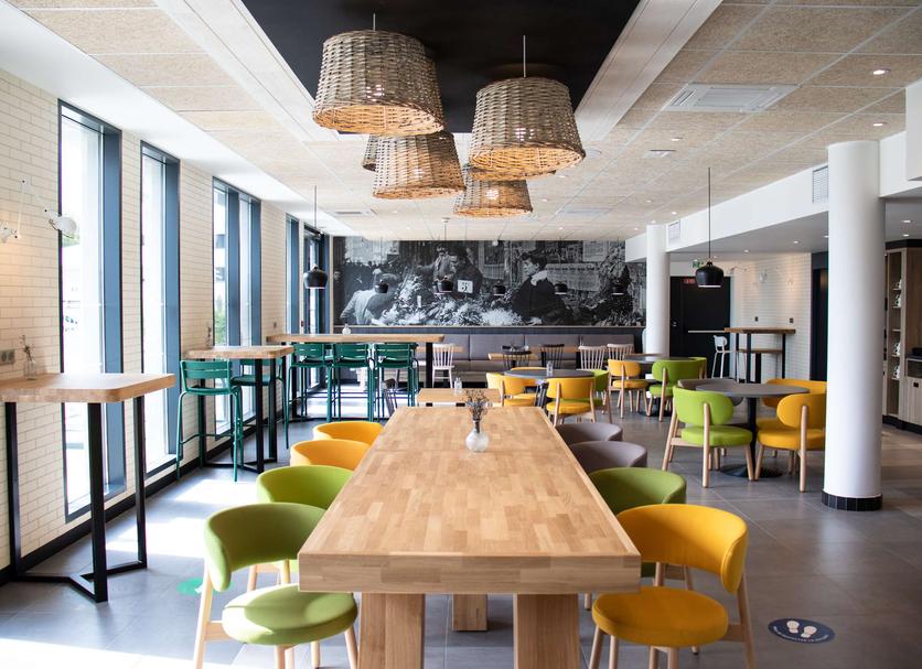 Restaurant Photo