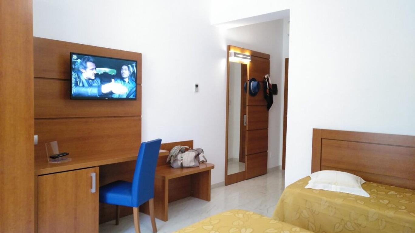 Villaggio Turistico La Mantinera - Hotel