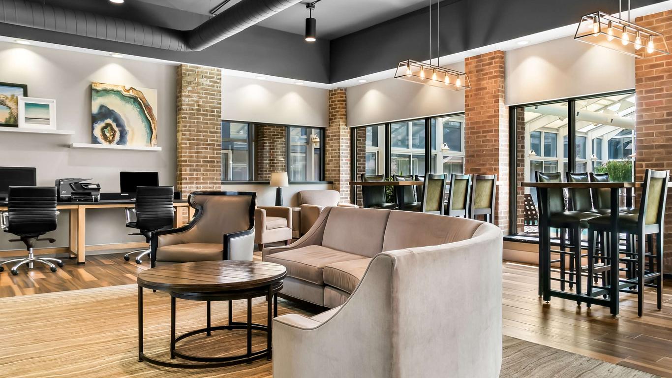 Best Western Okemos/East Lansing Hotel & Suites