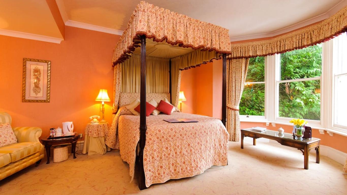 Glen-Yr-Afon House Hotel