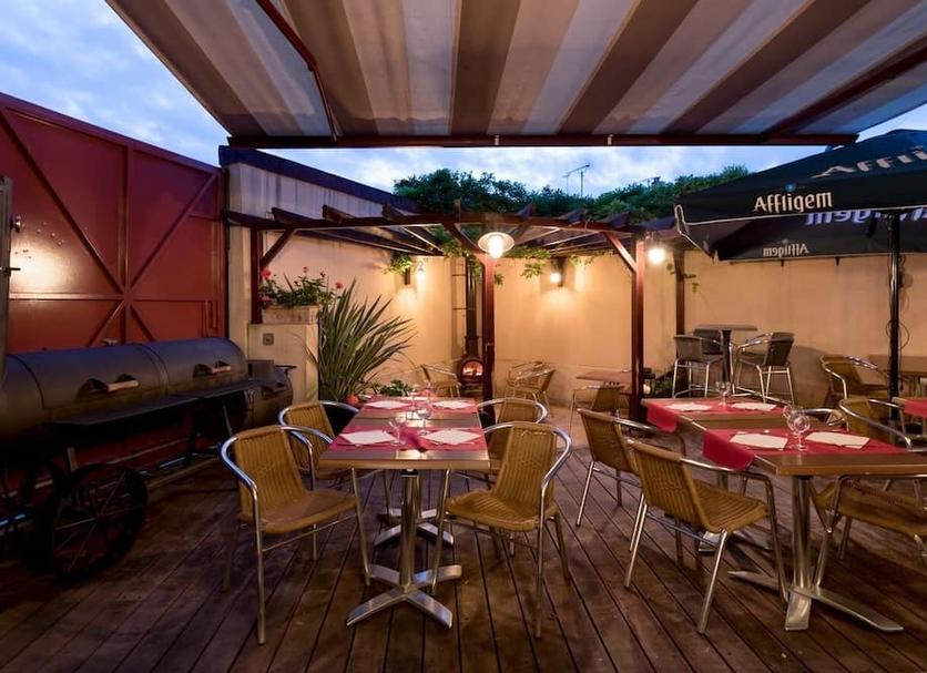 Restaurant Photo
