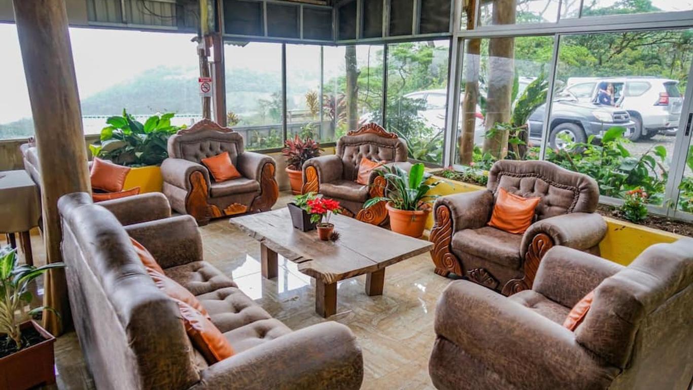 Heliconias Rainforest Lodge