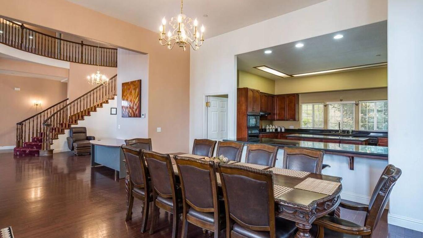 Mountain Trail Lodge And Vacation Rentals