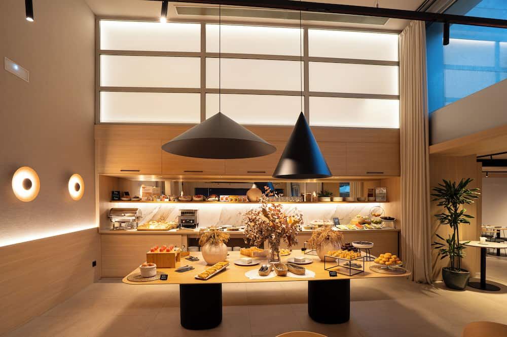 Buffet Photo