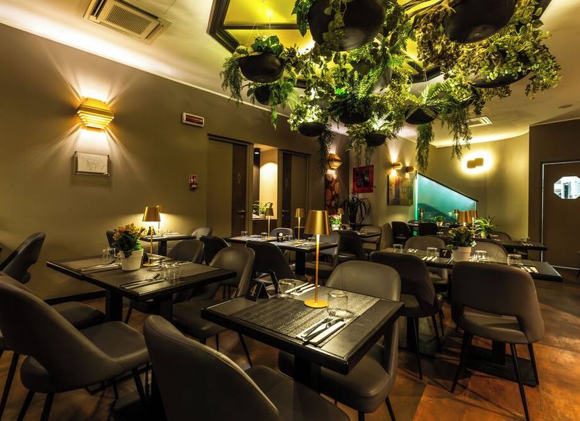 Restaurant Photo