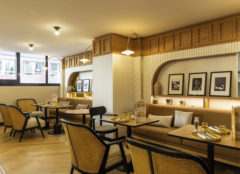 Restaurant Photo