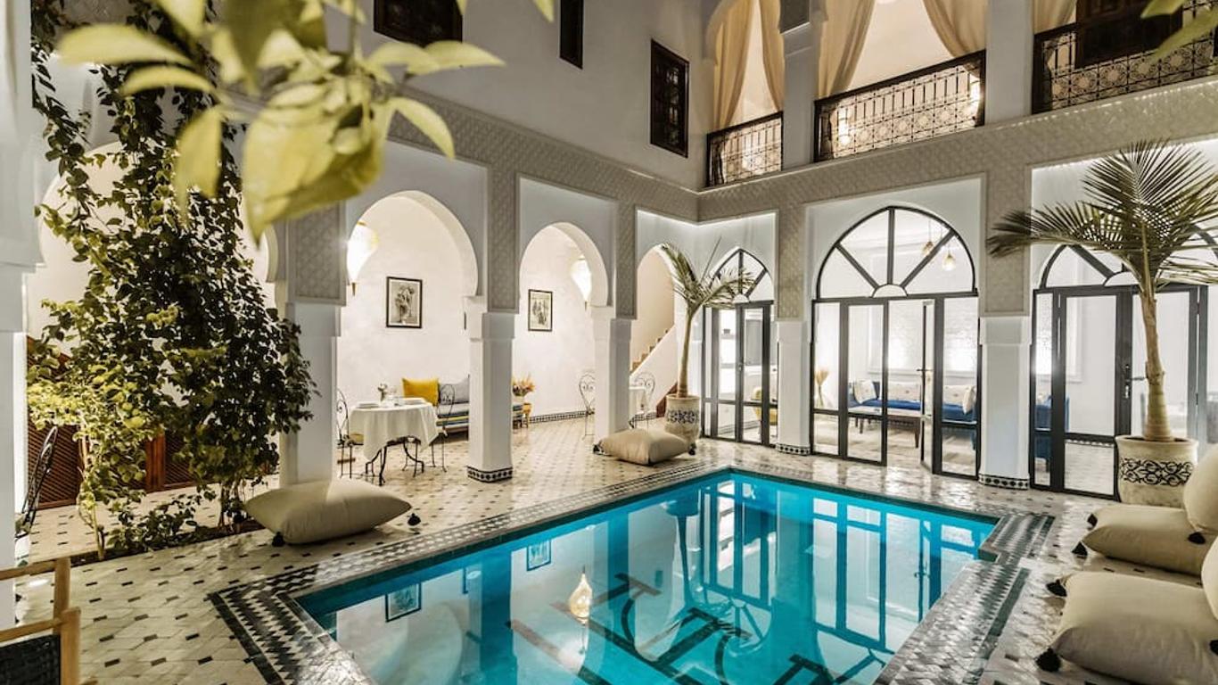 Riad Nayanour