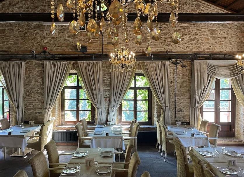 Restaurant Photo